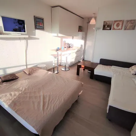 ꔣᨐ La Au Bout Du Jardin - Parking Prive - Wifi ᨐꔣ